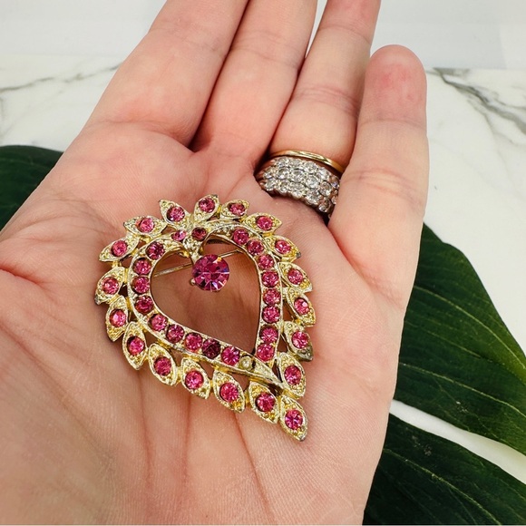 Vintage Pink Rhinestone Heart Brooch Pin Leaf Gold Tone Romantic Jewelry Ice - Picture 6 of 9